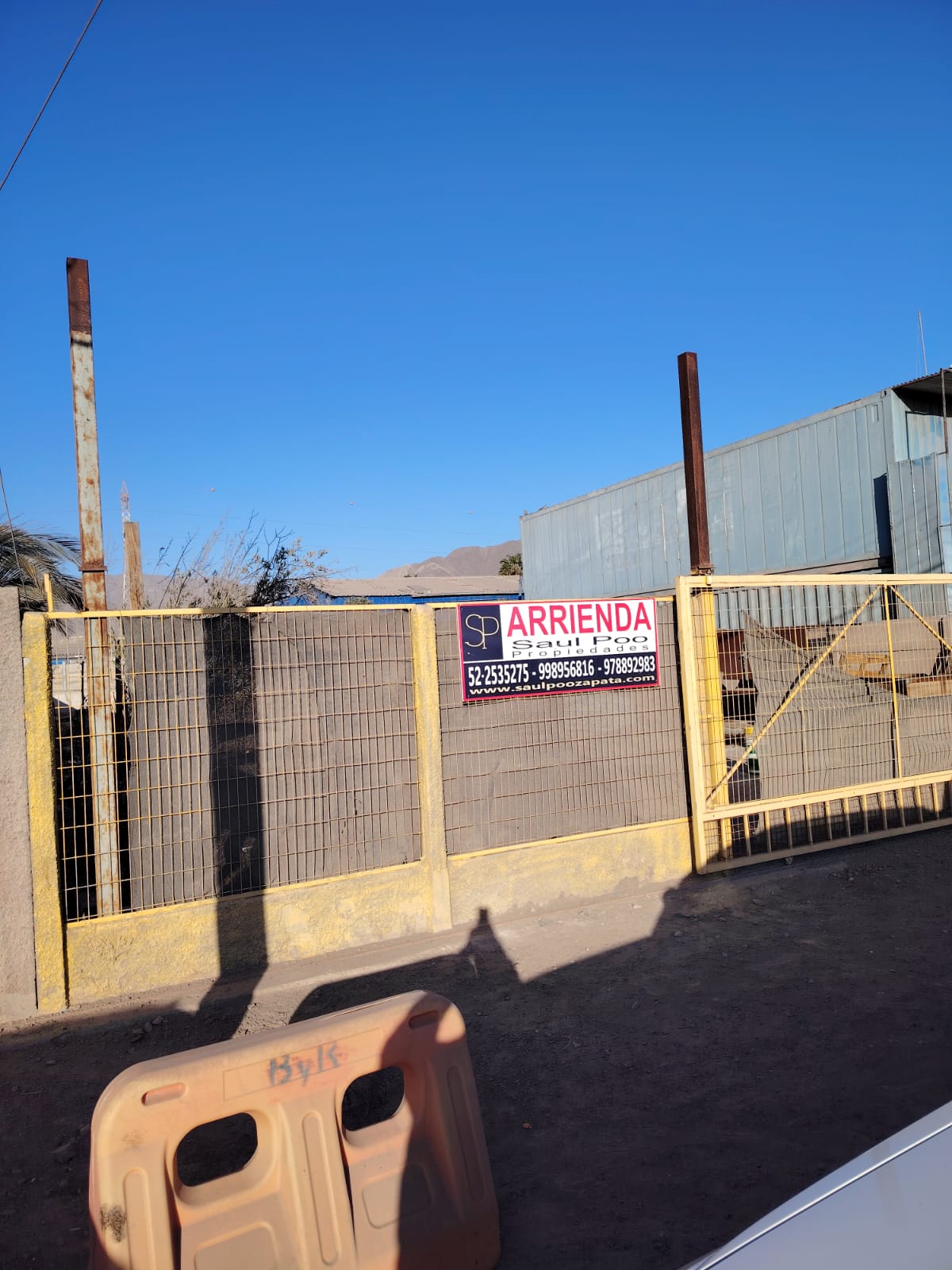 EXCELENTE TERRENO, GALPON/OFICINA Y CASA.-